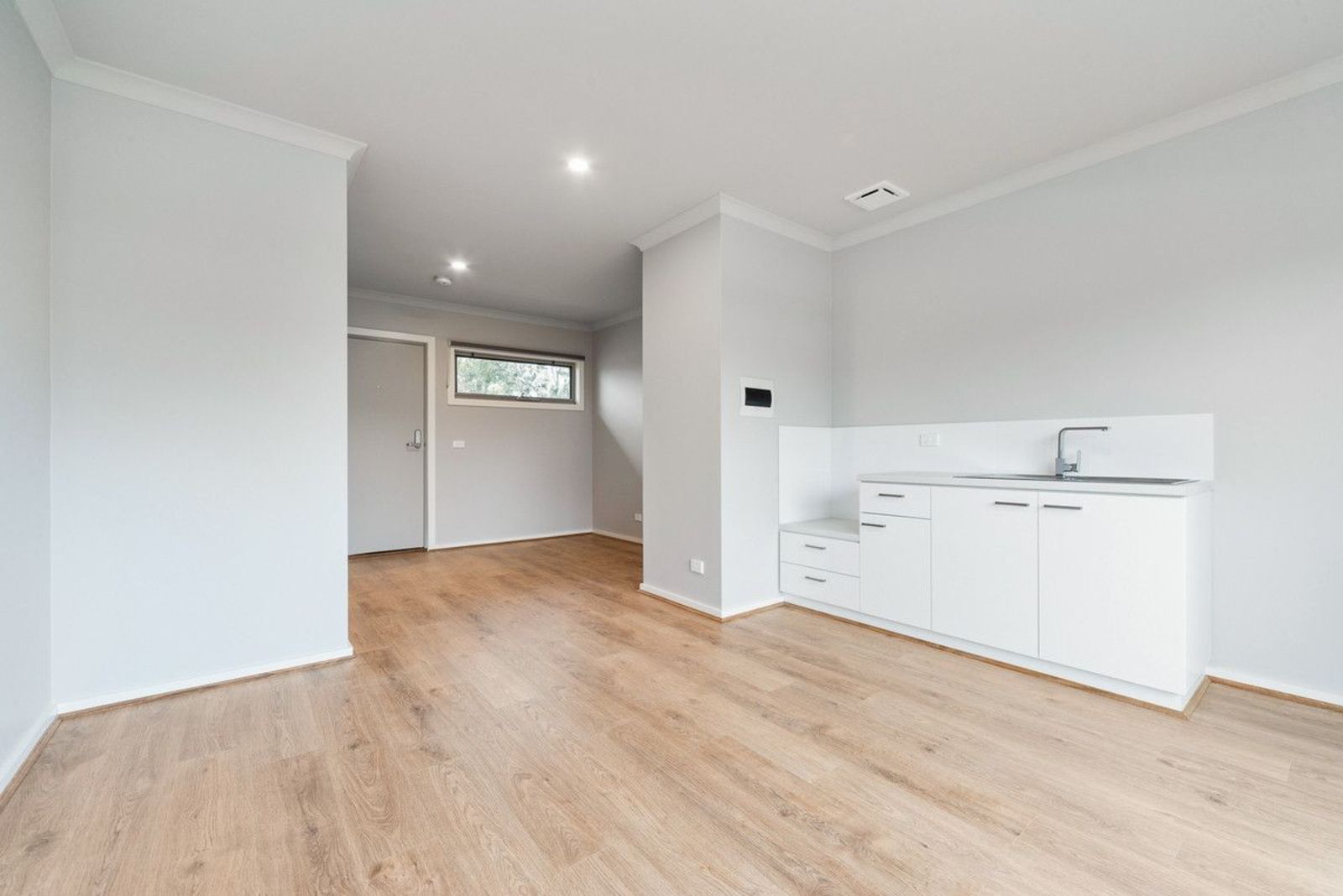 5 Dingle Avenue, Frankston VIC 3199 Apartment For Rent Domain