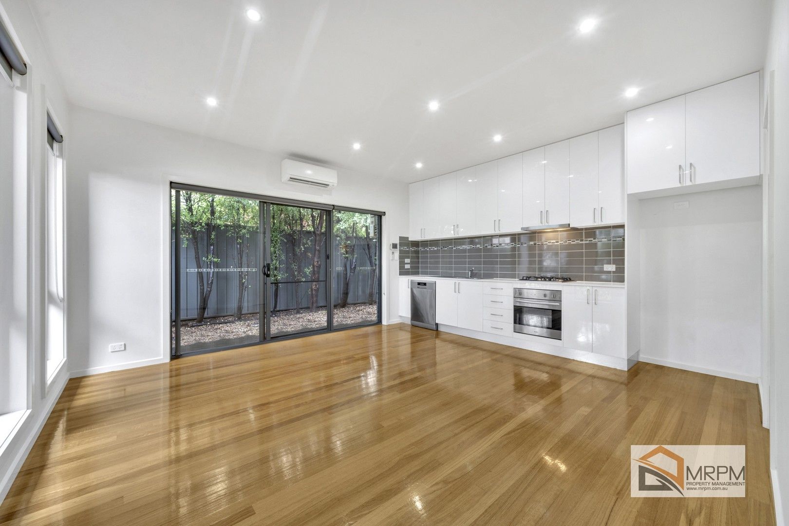 2 bedrooms Townhouse in 1/158 Derby Street PASCOE VALE VIC, 3044