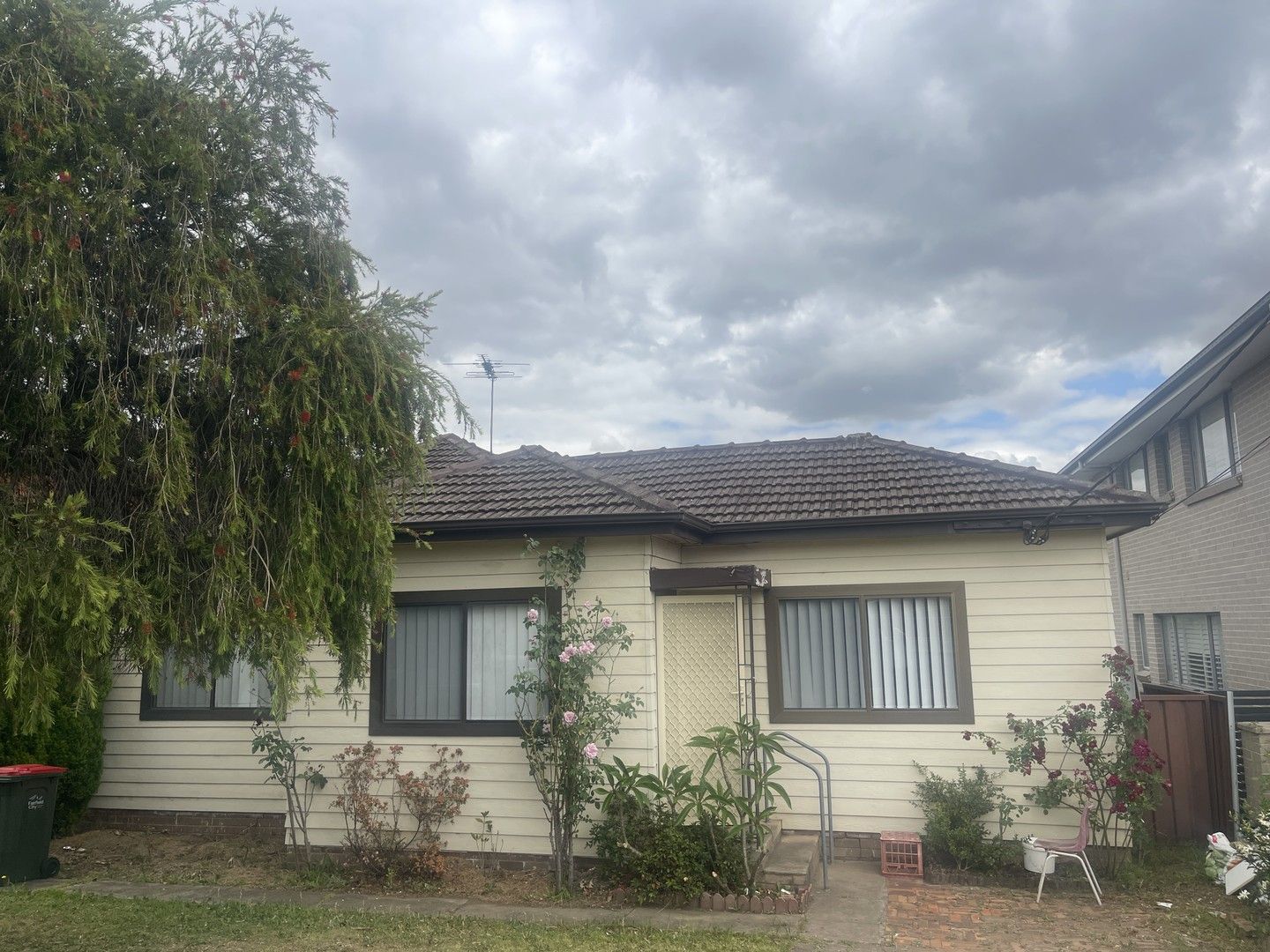 3 bedrooms House in 63 LORD STREET CABRAMATTA WEST NSW, 2166