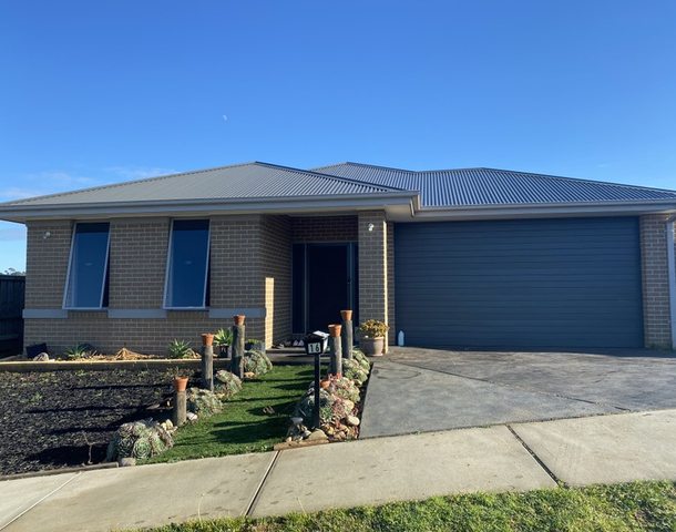 16 Redleaf Avenue, Warragul VIC 3820