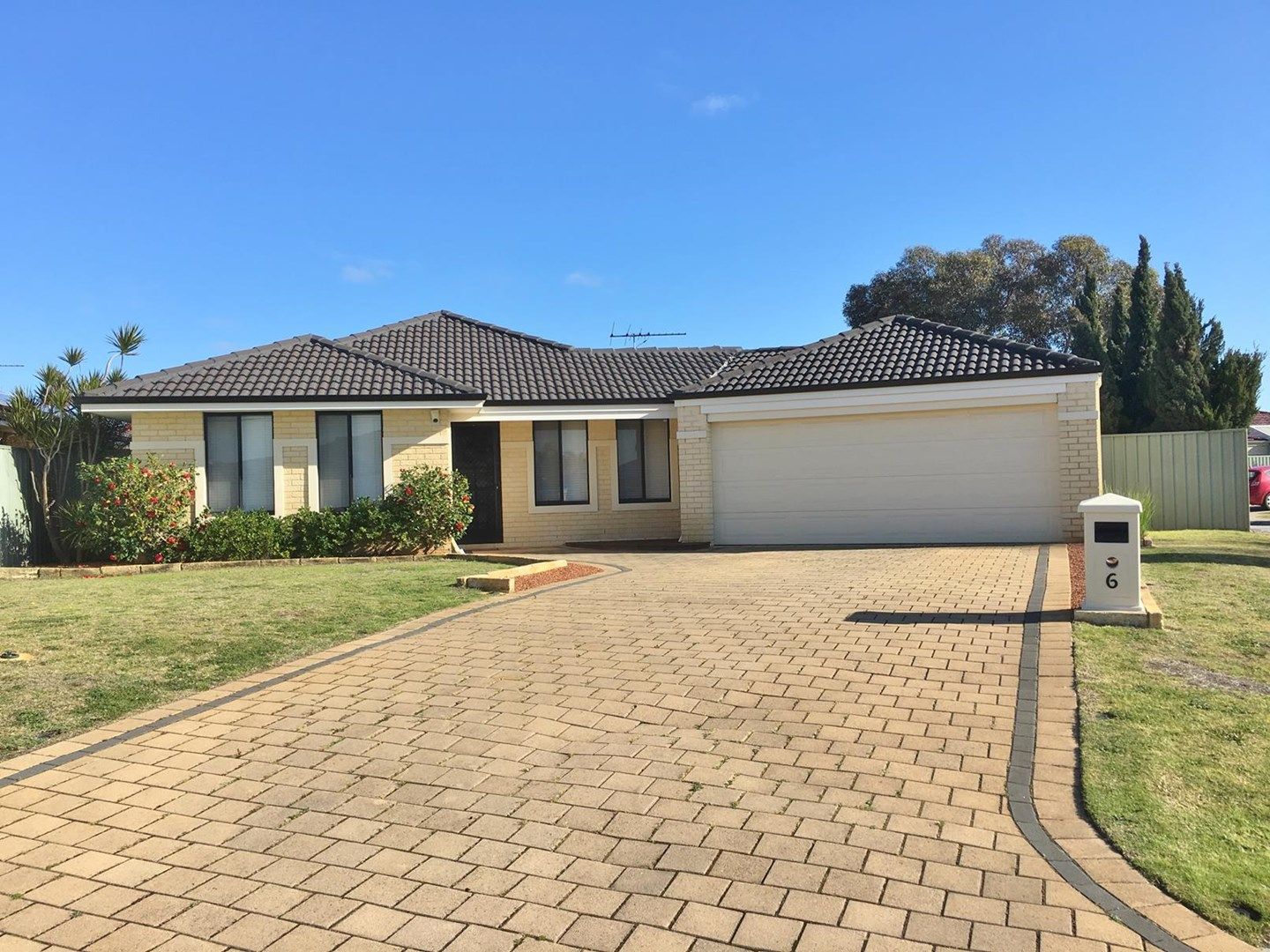 4 bedrooms House in 6 Froudist Circle SOUTHERN RIVER WA, 6110