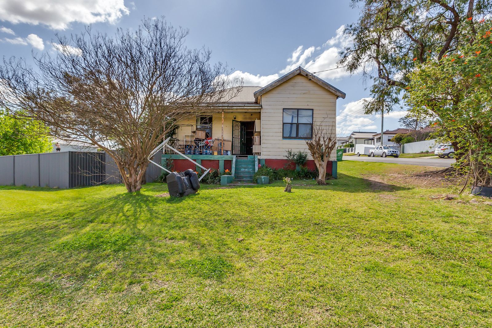 3 bedrooms House in 1 Railway Parade TELARAH NSW, 2320