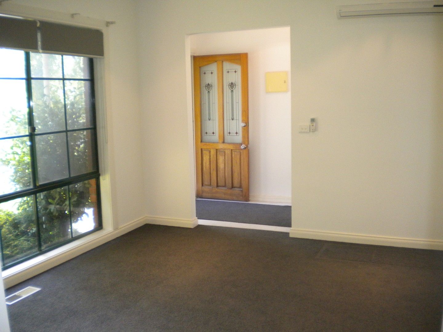 2 bedrooms Apartment / Unit / Flat in 1/624 Waverley Road GLEN WAVERLEY VIC, 3150