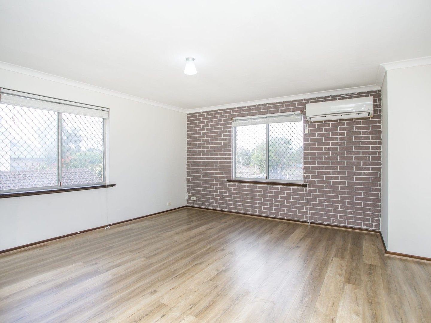 2 bedrooms Apartment / Unit / Flat in 2/259 Railway Parade MAYLANDS WA, 6051