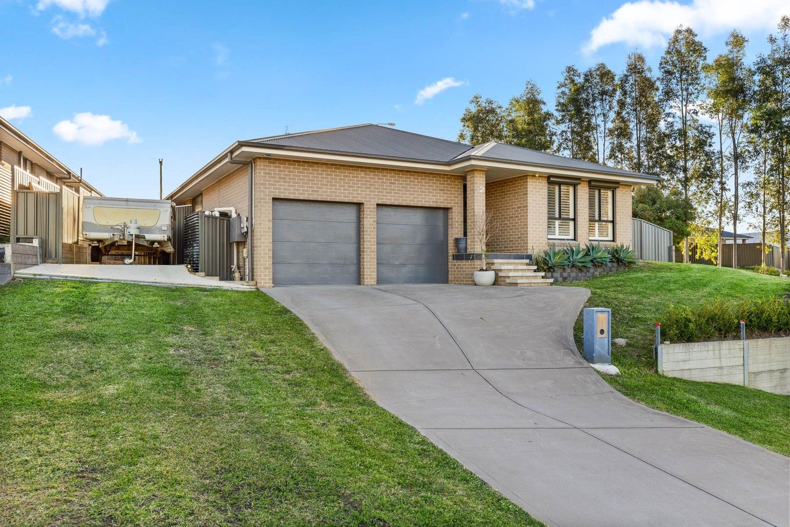 5 bedrooms House in 2 Taminga Road CLIFTLEIGH NSW, 2321