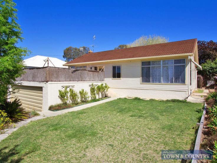 4 bedrooms House in 8 Rockvale Road ARMIDALE NSW, 2350