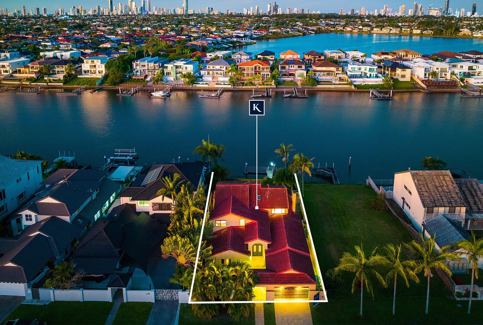 4 bedrooms House in 20 Witt Avenue CARRARA QLD, 4211