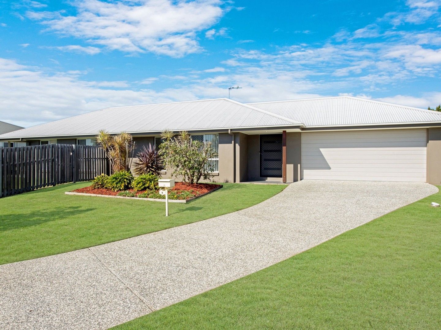 4 ROSLYN CLOSE, Coomera QLD 4209, Image 0