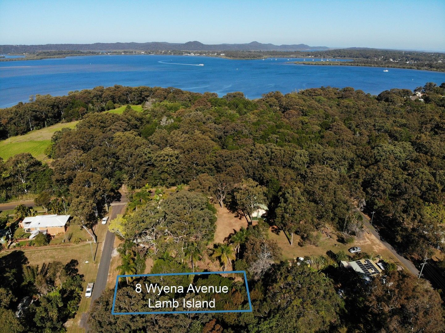 8 Wyena Avenue, Lamb Island QLD 4184, Image 0