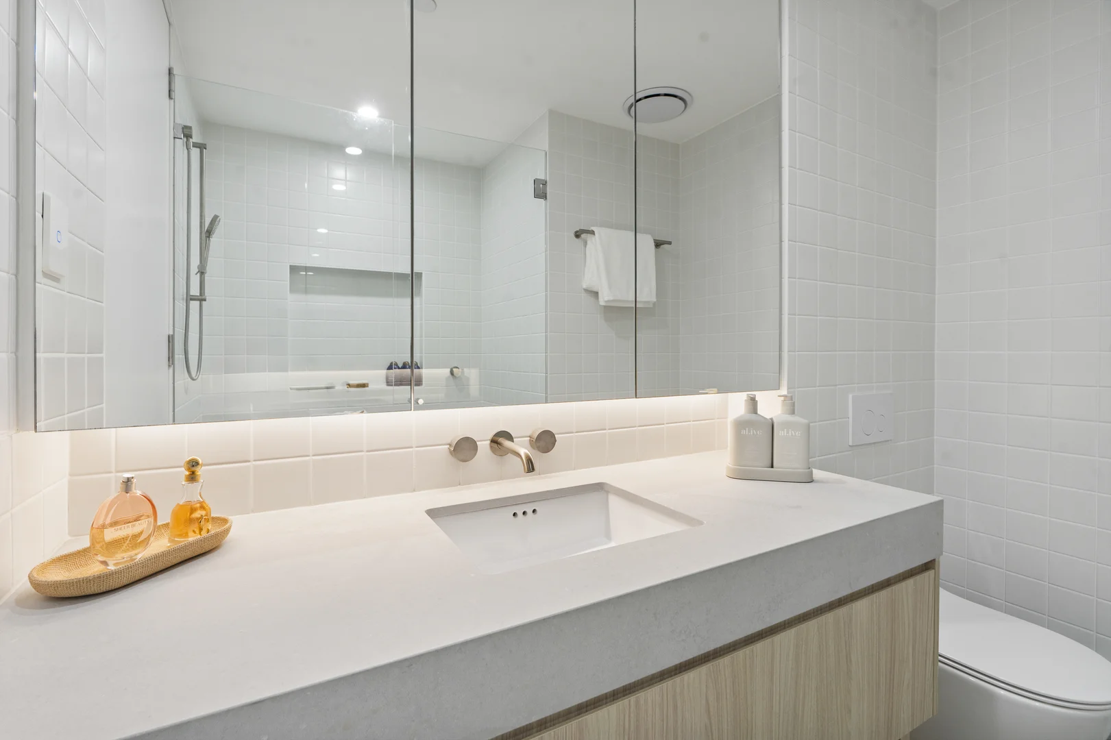 Additional image 31 of 1/24 Woodroffe Avenue, Main Beach QLD 4217