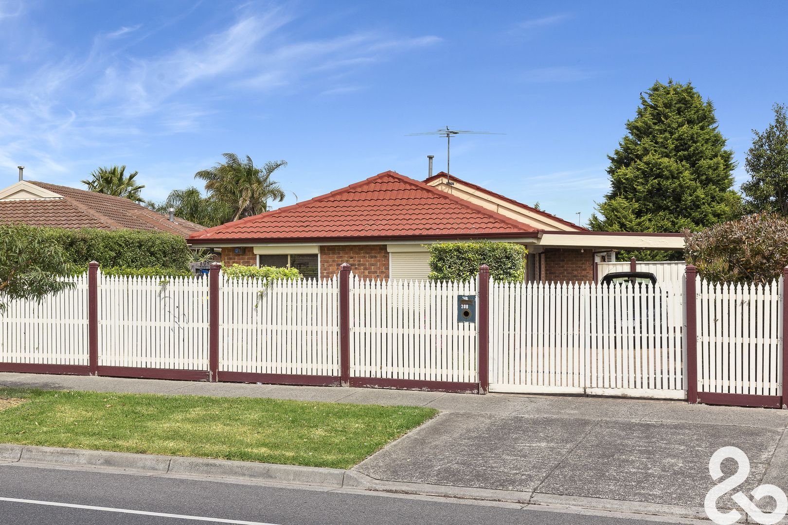 208 Roycroft Avenue, Mill Park VIC 3082, Image 1