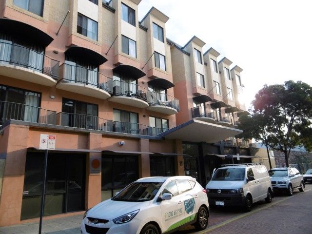 28/11 Regal Place, East Perth WA 6004