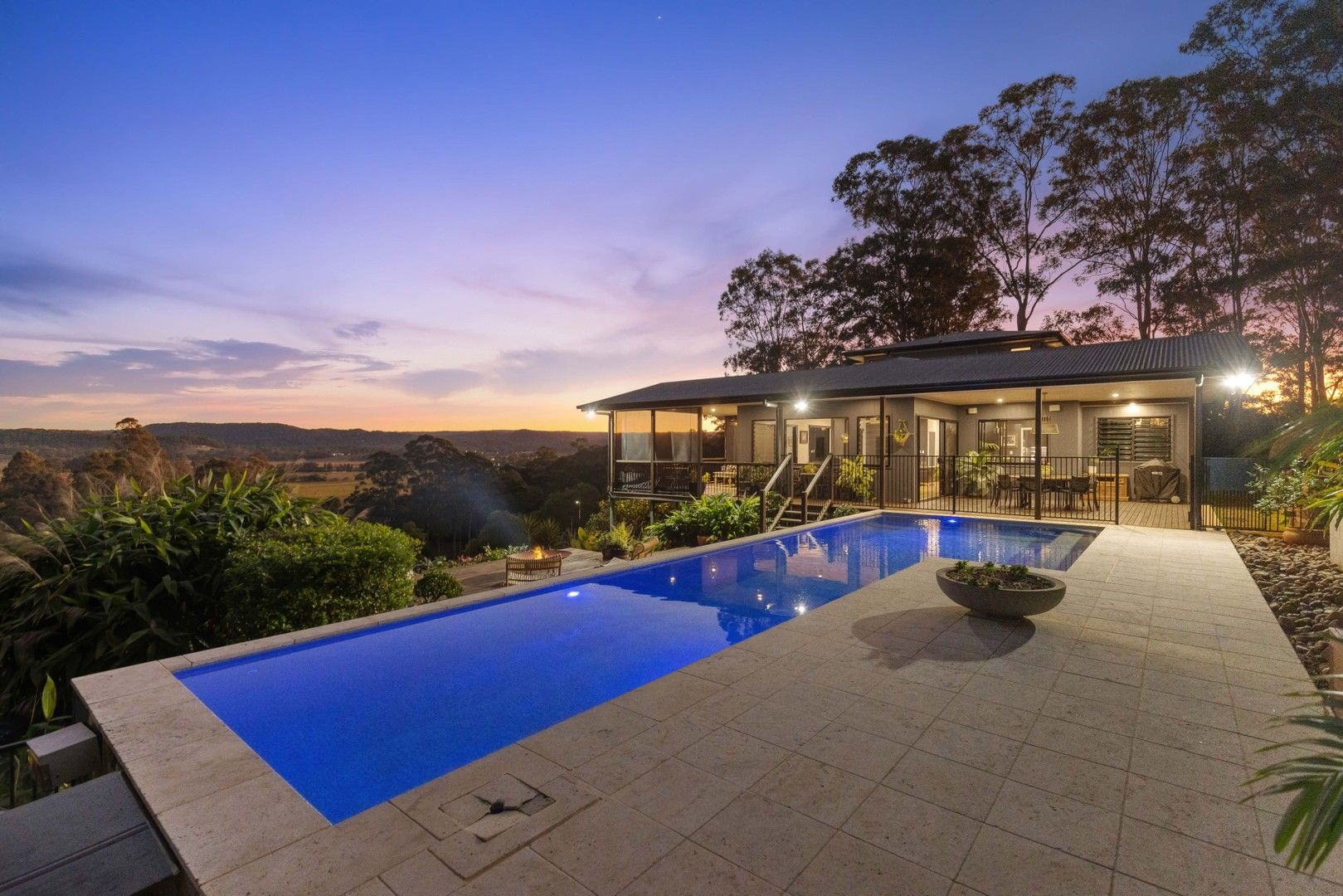 4 bedrooms Acreage / Semi-Rural in 12 Hillsview Place MAROOCHY RIVER QLD, 4561