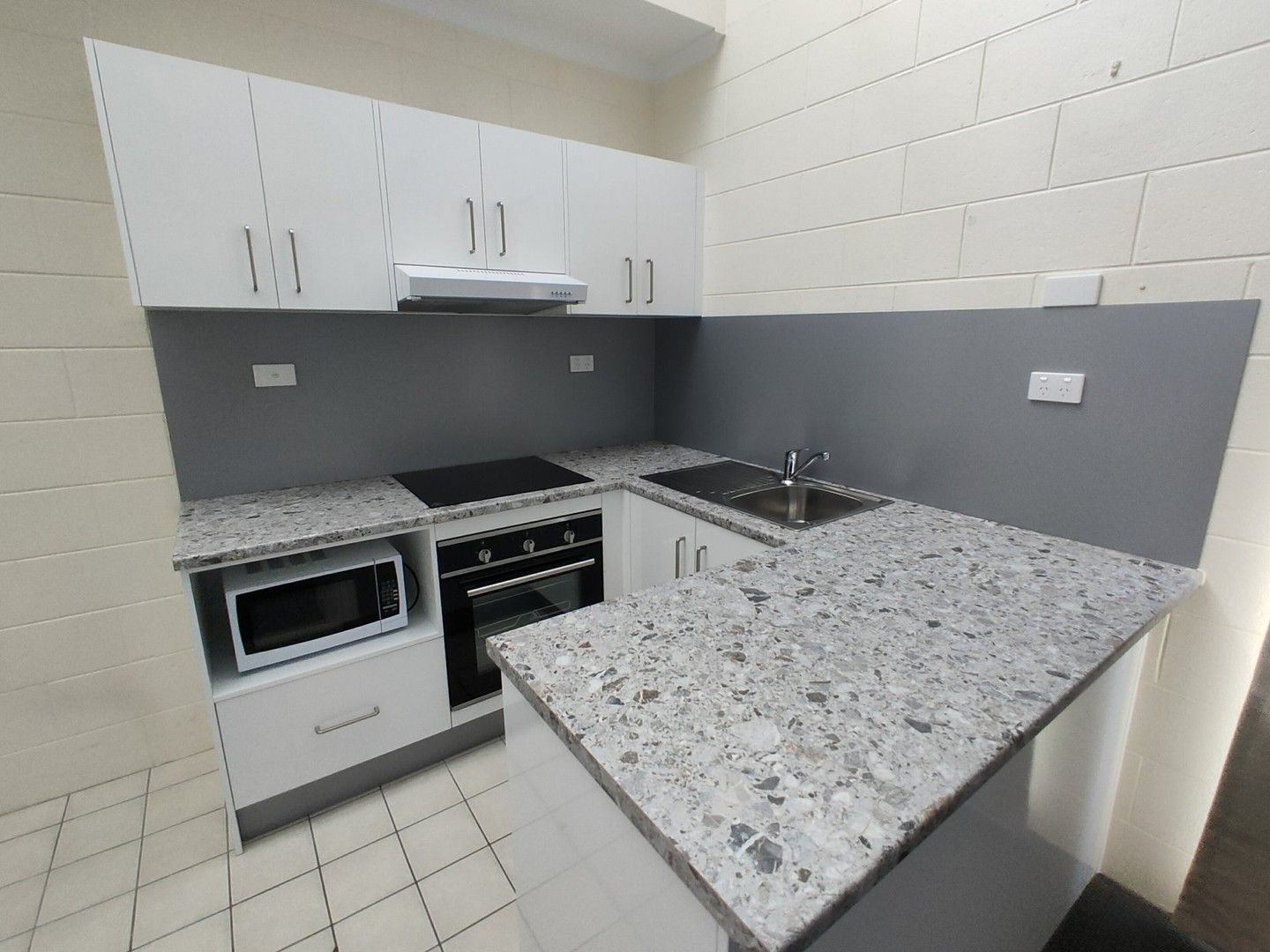 2 bedrooms Apartment / Unit / Flat in 1/27 Brooks Street WHITFIELD QLD, 4870