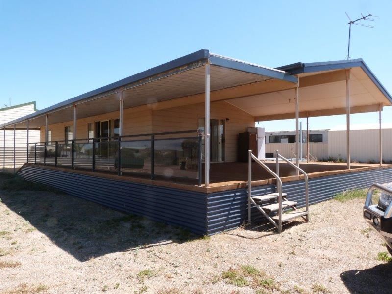 4 Pool Crescent, Mirand Property History & Address Research Domain