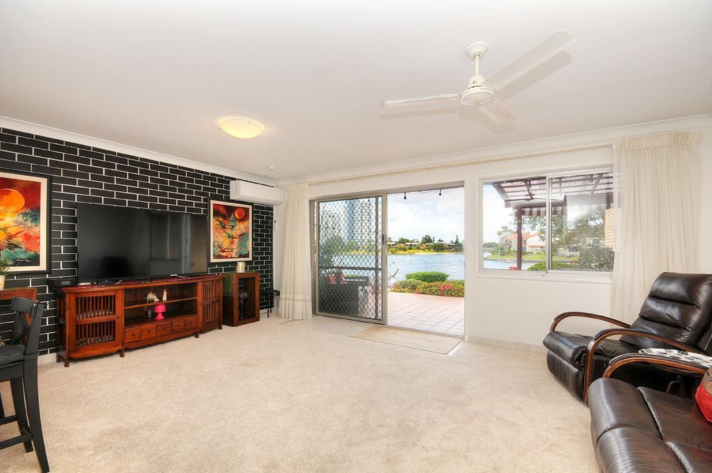 8/22 Aquila Court, Mermaid Waters QLD 4218, Image 2