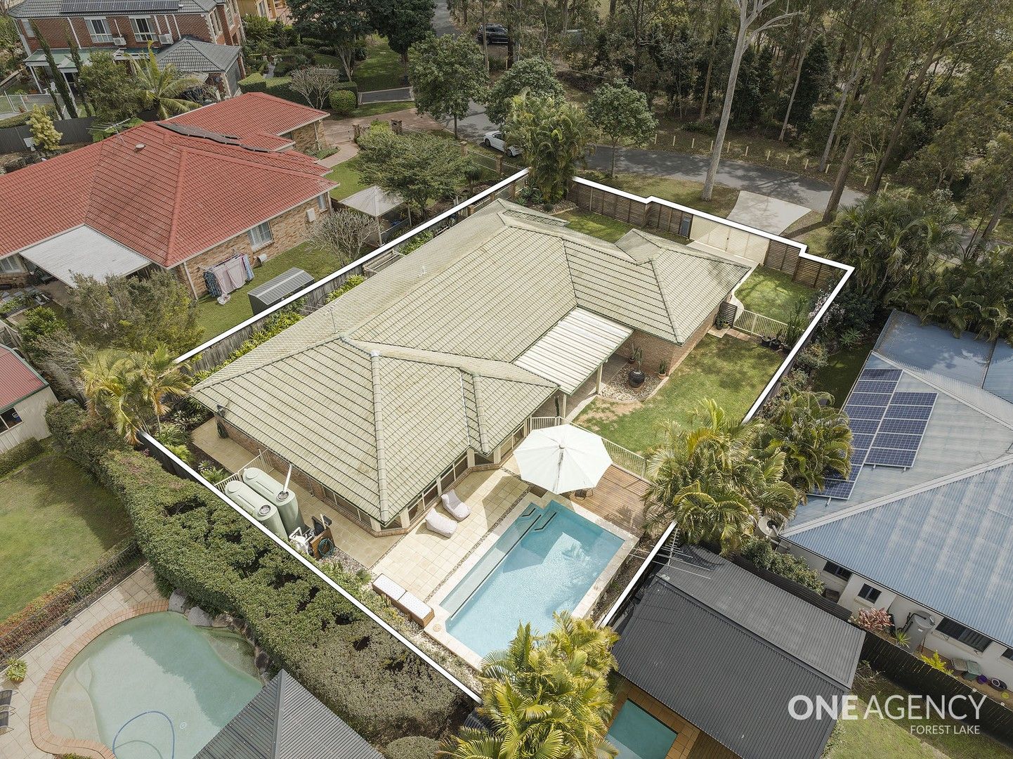 4 bedrooms House in 17 Brighton Pde FOREST LAKE QLD, 4078