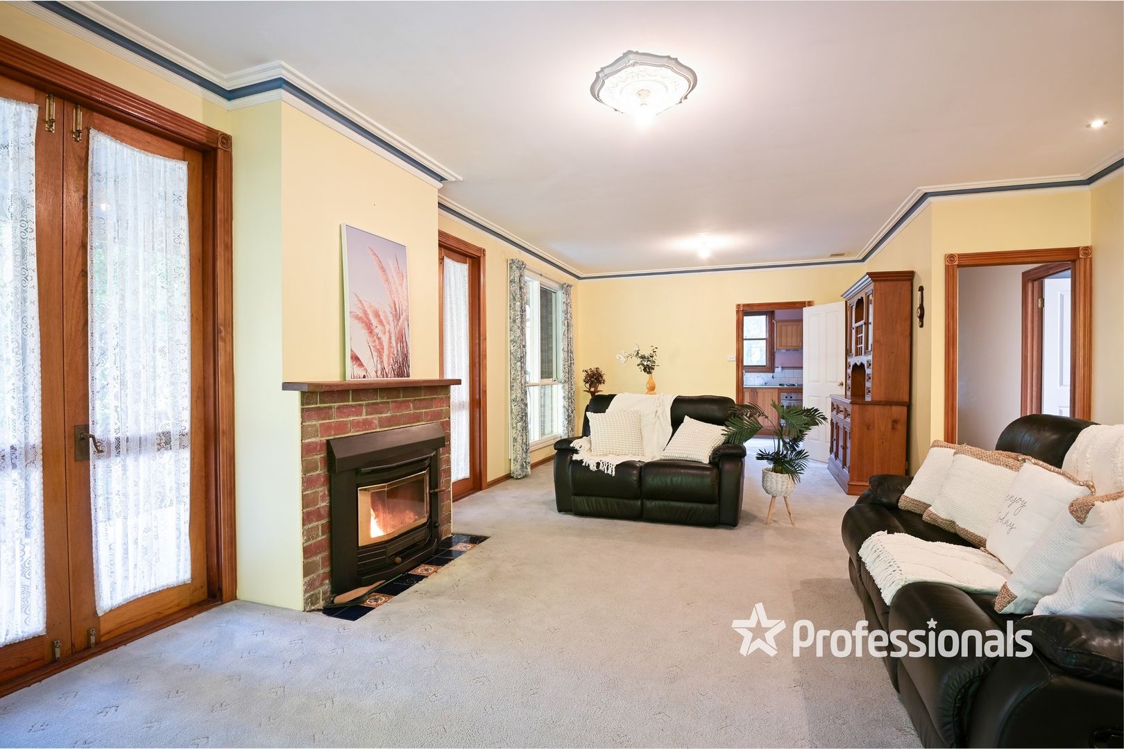 205 Gembrook Road, Launching Place VIC 3139, Image 2