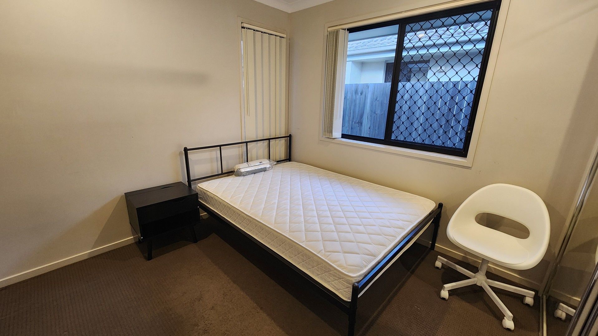 5 bedrooms House in  DEEBING HEIGHTS QLD, 4306