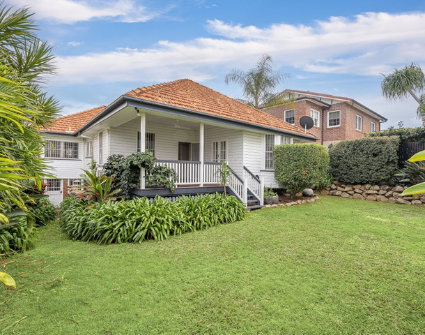 99 Crescent Road, Hamilton QLD 4007