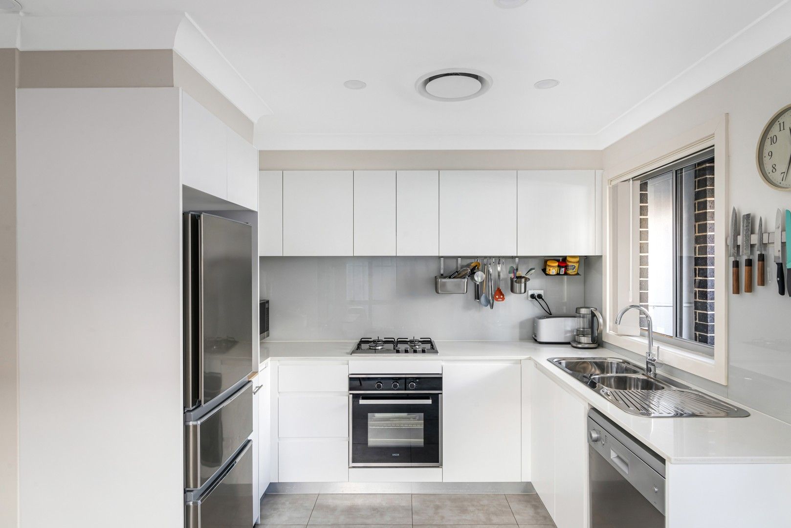 4 bedrooms Townhouse in 9/111-113 Canberra Street OXLEY PARK NSW, 2760