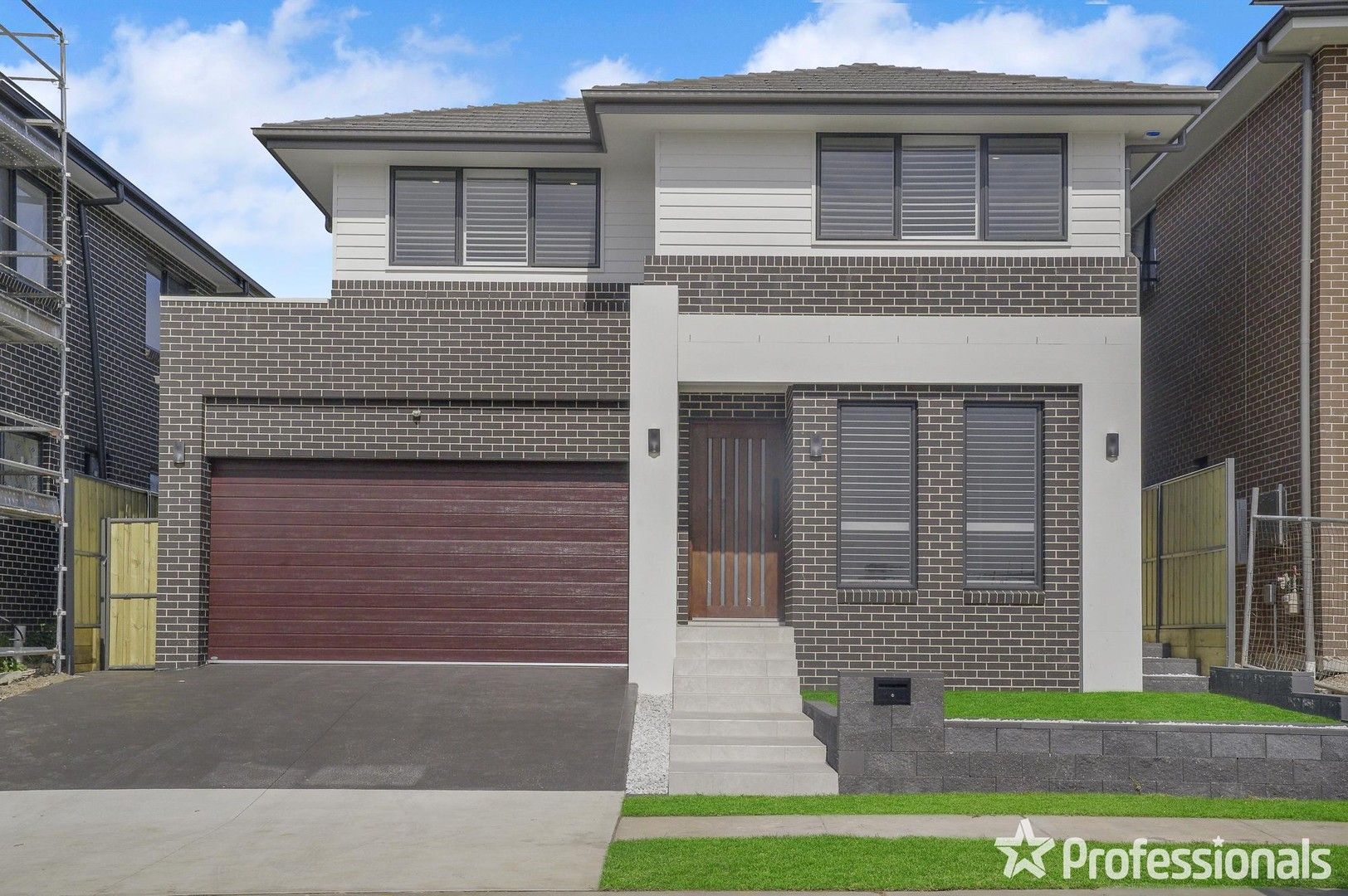 5 bedrooms House in 14 Burford Street BOX HILL NSW, 2765