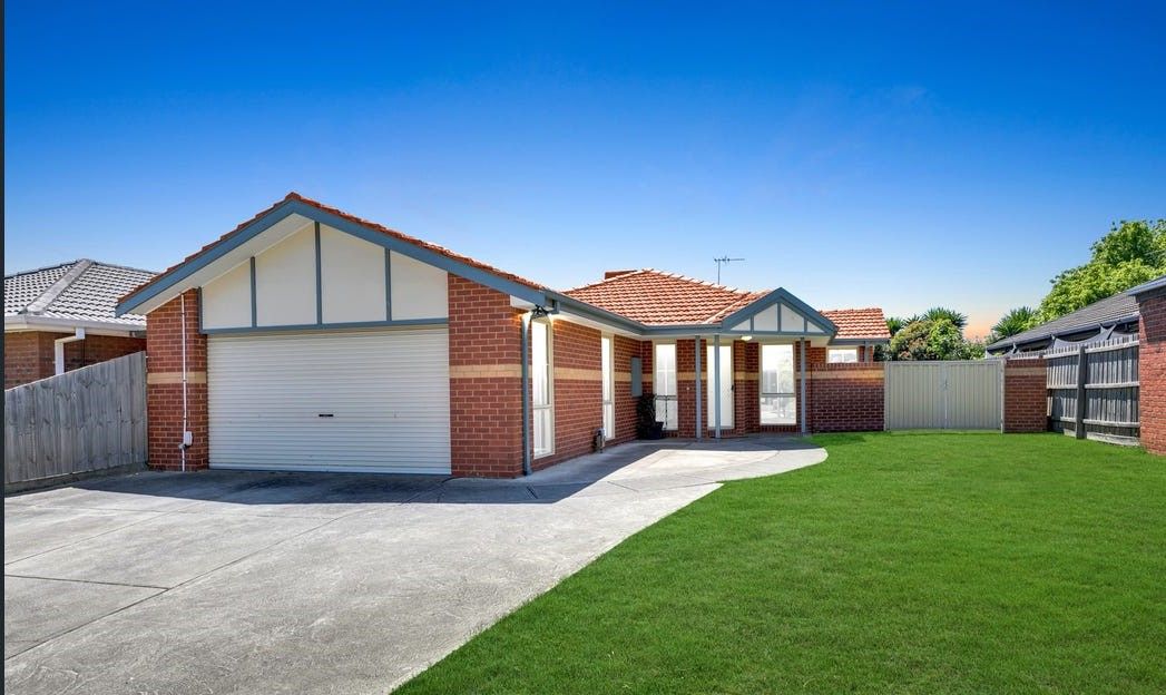 3 bedrooms House in 10 John Flynn Court HOPPERS CROSSING VIC, 3029
