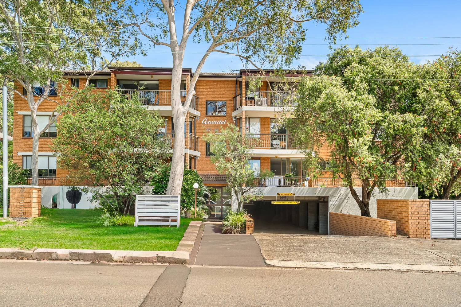 2/57 Auburn Street, Sutherland NSW 2232