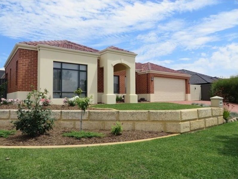 5 bedrooms House in 5 Arava Circle AVELEY WA, 6069