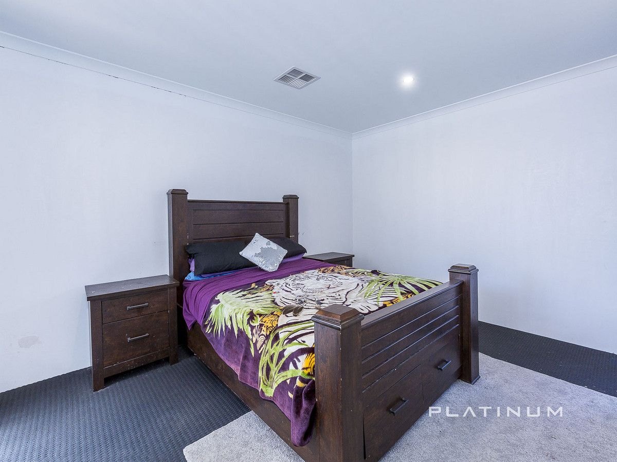 4 Mandalay Approach, Eglinton WA 6034, Image 1