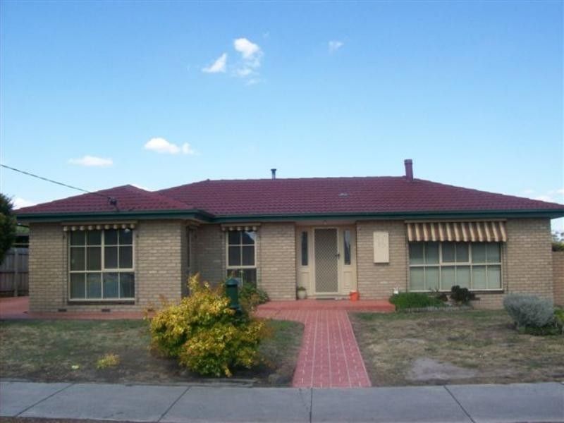 3 bedrooms House in 73 Langdon Crescent CRAIGIEBURN VIC, 3064