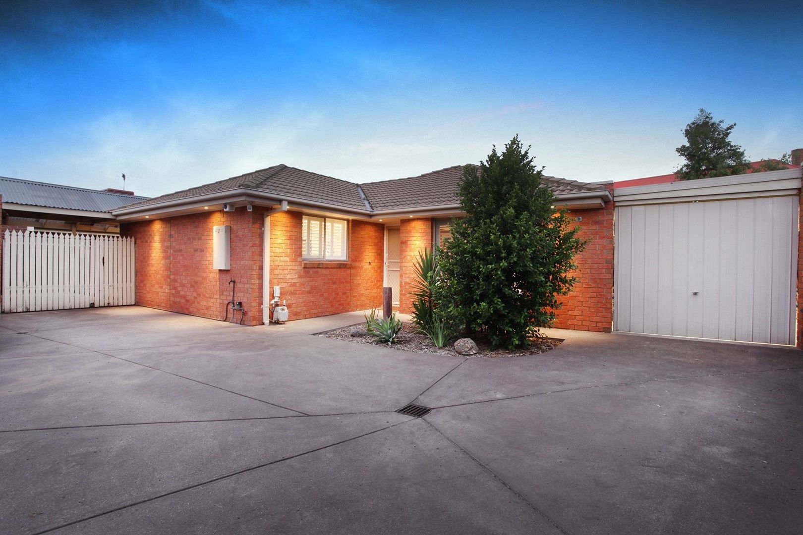 2/66 Meadowbank Drive, Sunshine North VIC 3020, Image 2