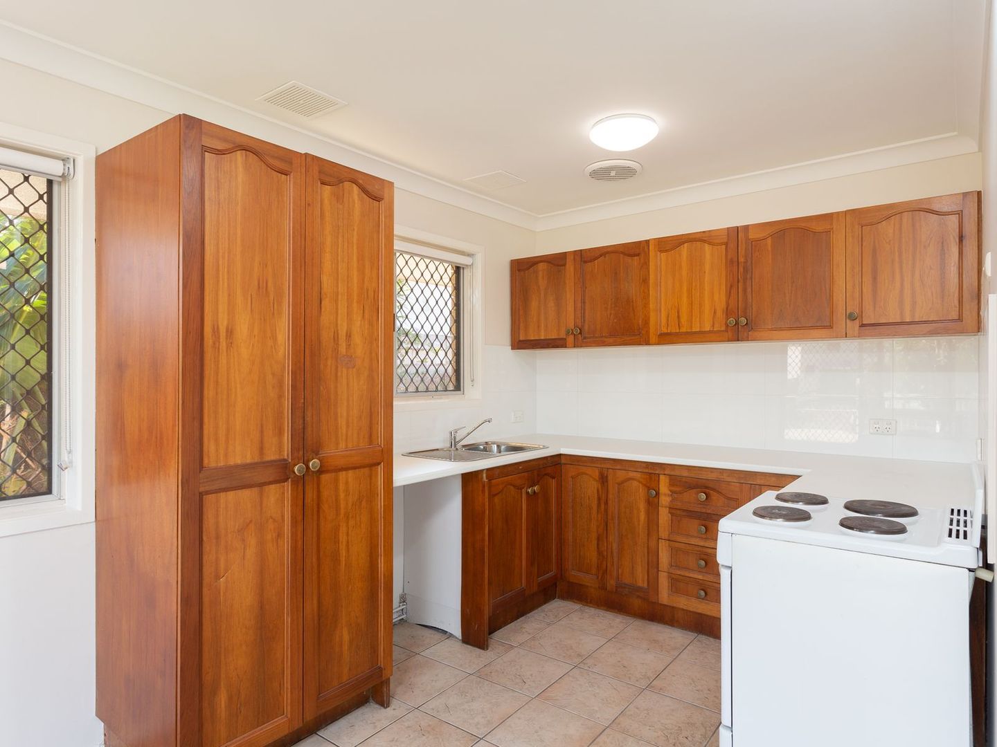 @12 Carmel Court, Broadbeach Waters QLD 4218, Image 1