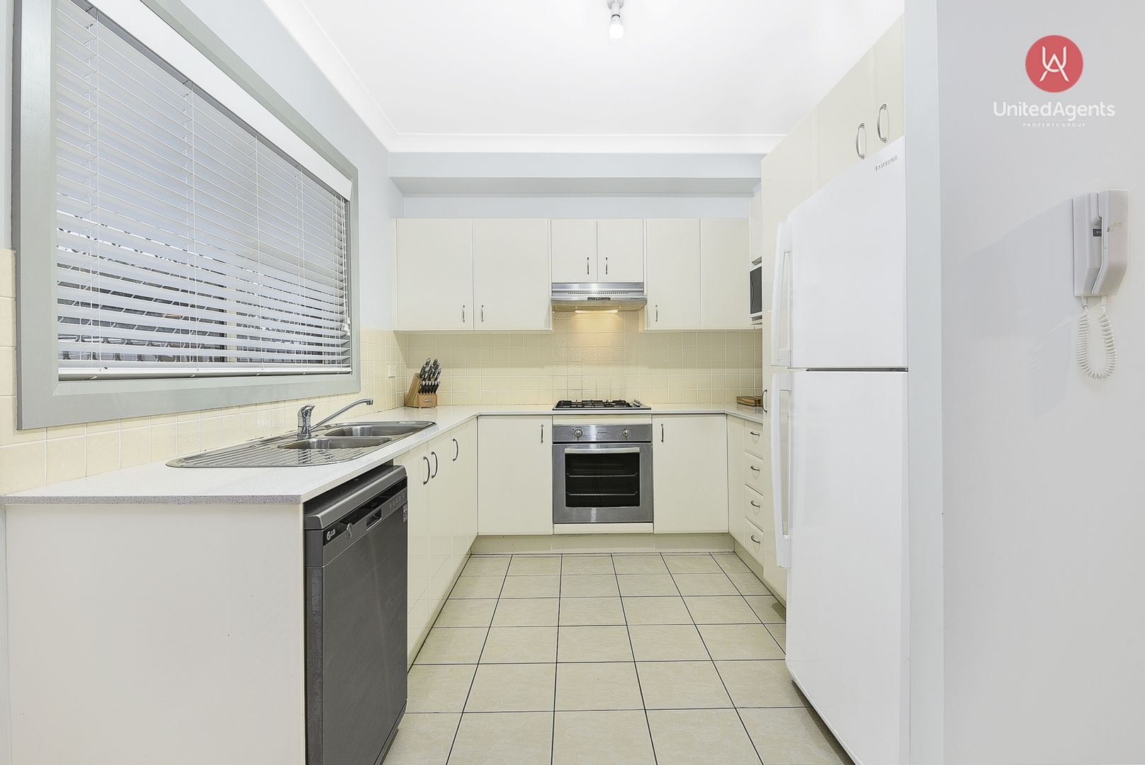 2/6 Bangalow Place, Hoxton Park NSW 2171, Image 2