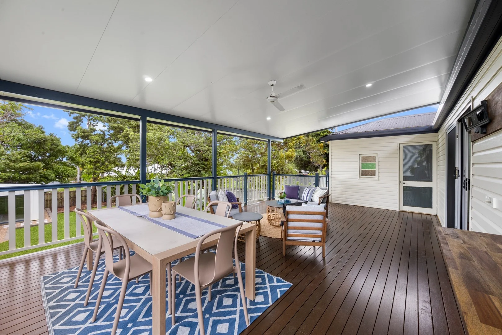 22 Stagpole Street, West End QLD 4810