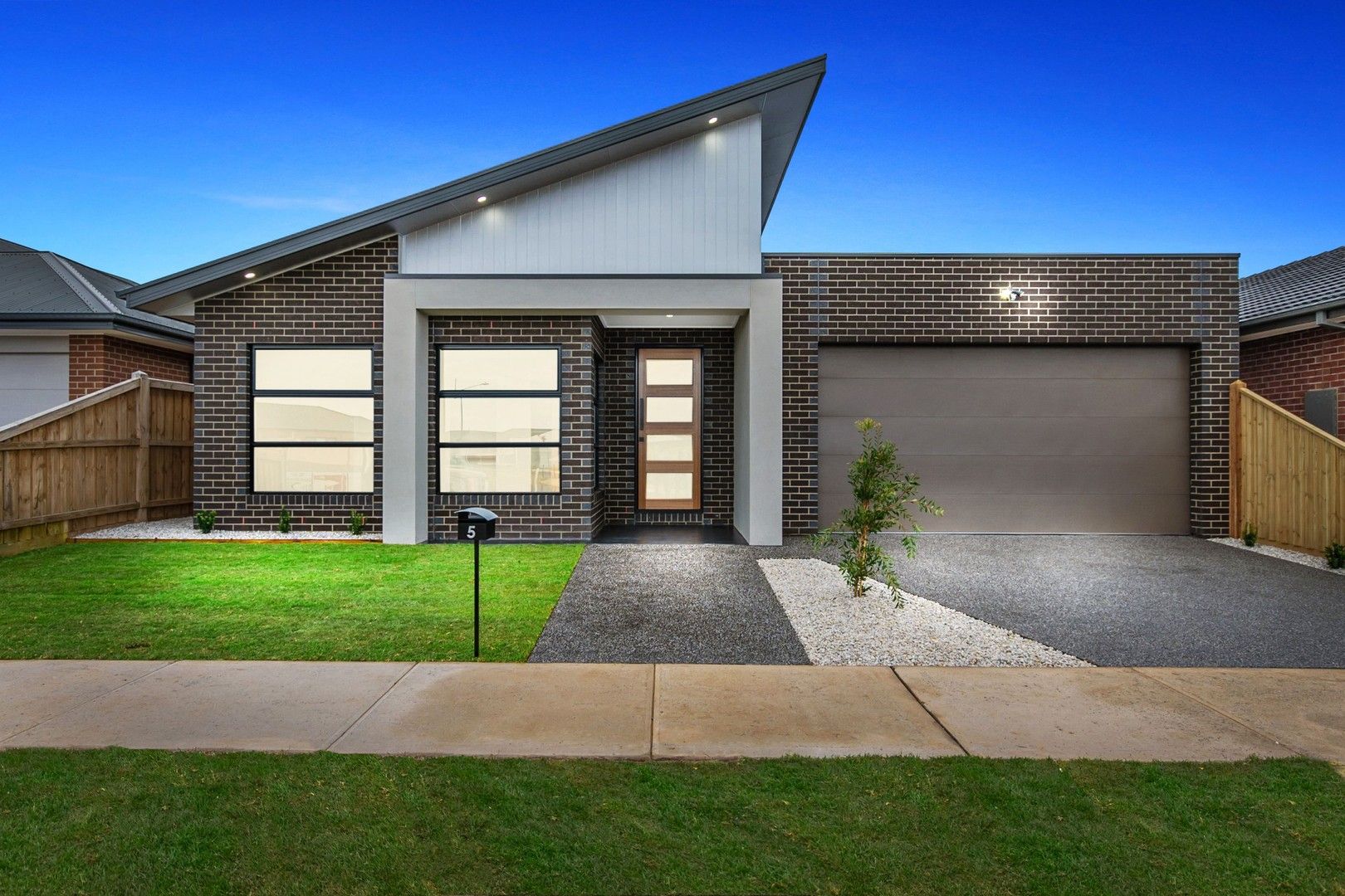 4 bedrooms House in 14 Louie Street DEANSIDE VIC, 3336