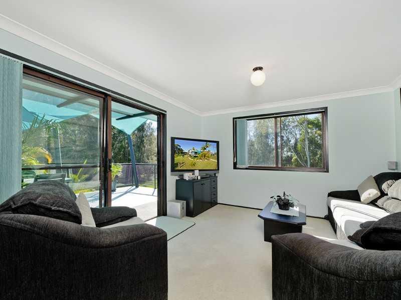 8 Kingfisher Court, NORTH SHORE NSW 2444, Image 2