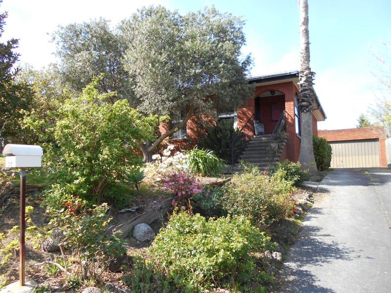 3 bedrooms House in 22 Ponto Court ENDEAVOUR HILLS VIC, 3802