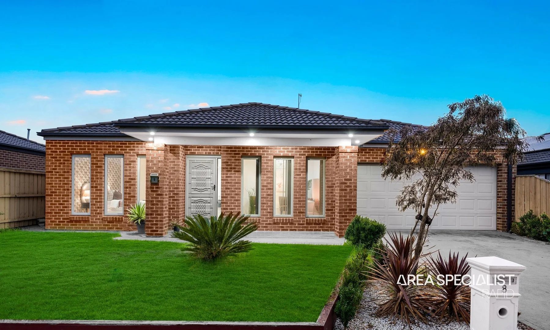 8 Damper Way, Lynbrook VIC 3975