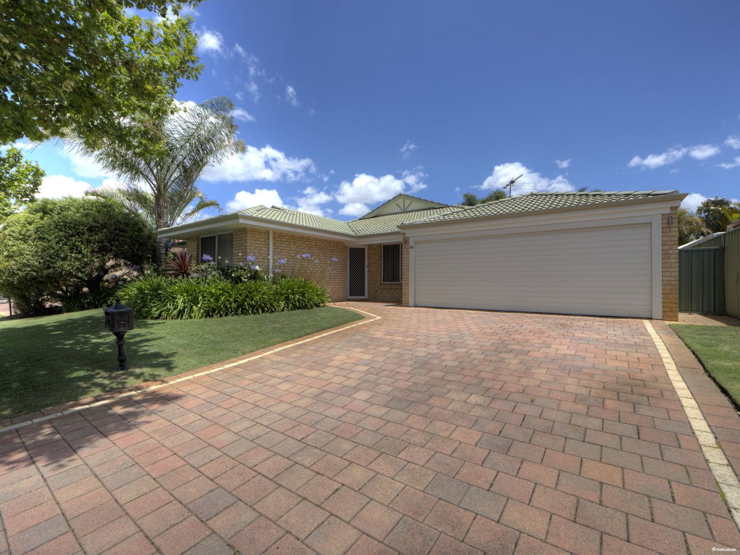 98 Towncentre Drive, Thornlie WA 6108, Image 1