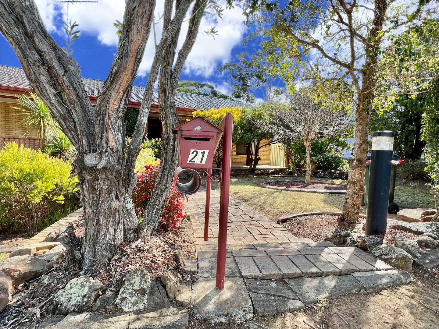 3 bedrooms House in 21 Menindee Avenue LEUMEAH NSW, 2560