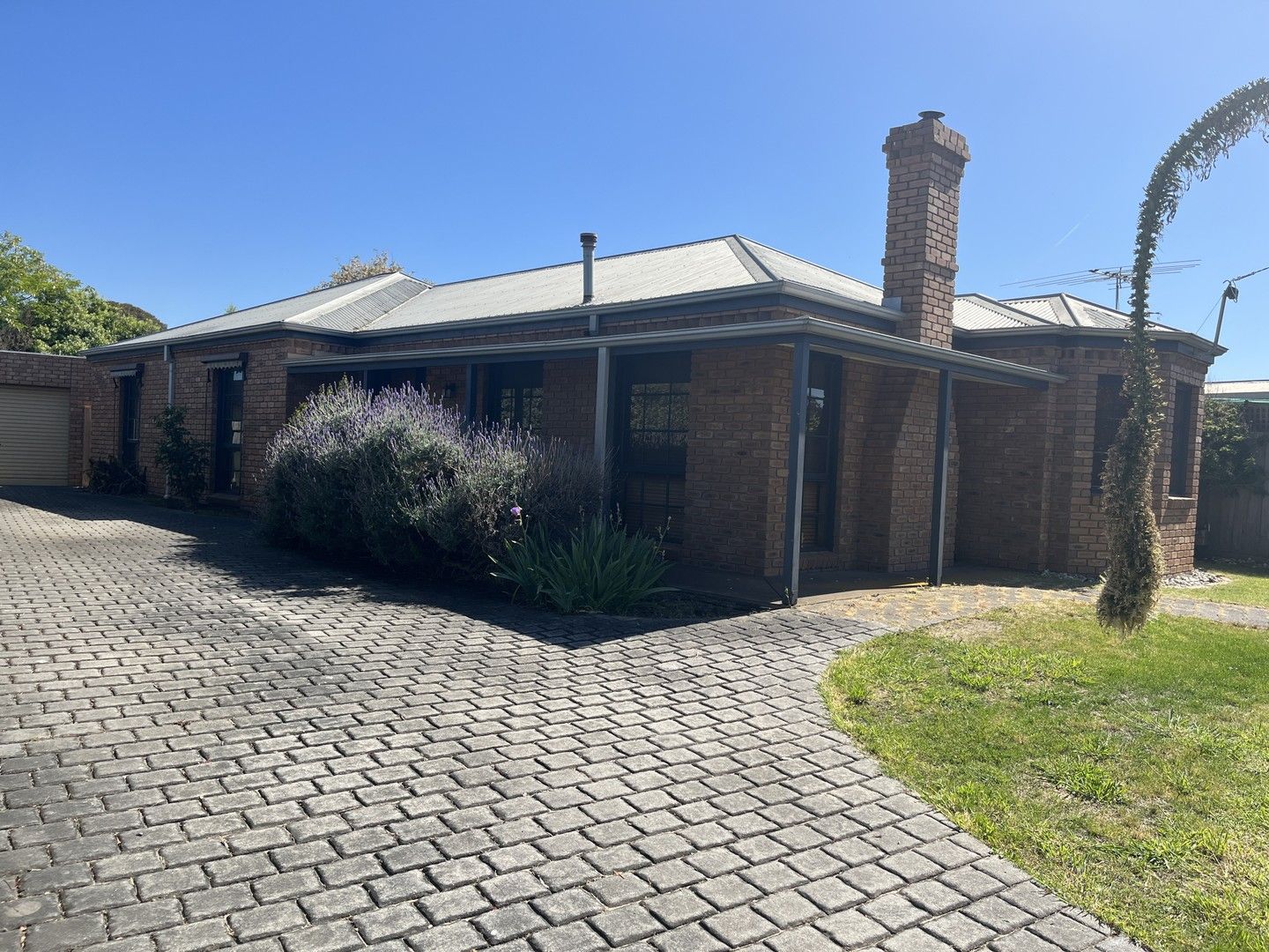 3 bedrooms House in 96 Church Street GROVEDALE VIC, 3216