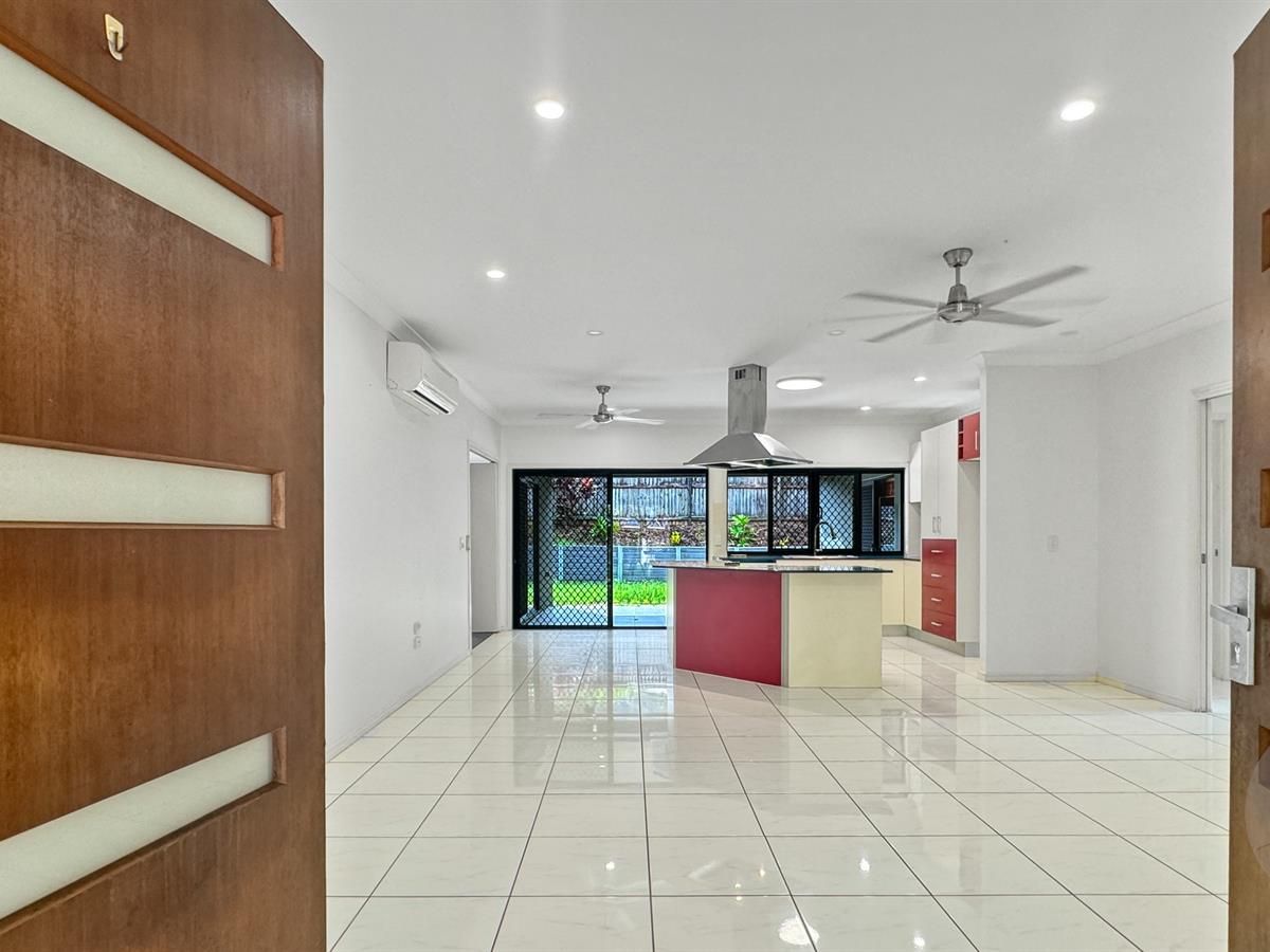 4 bedrooms House in 3 Stringer Close REDLYNCH QLD, 4870
