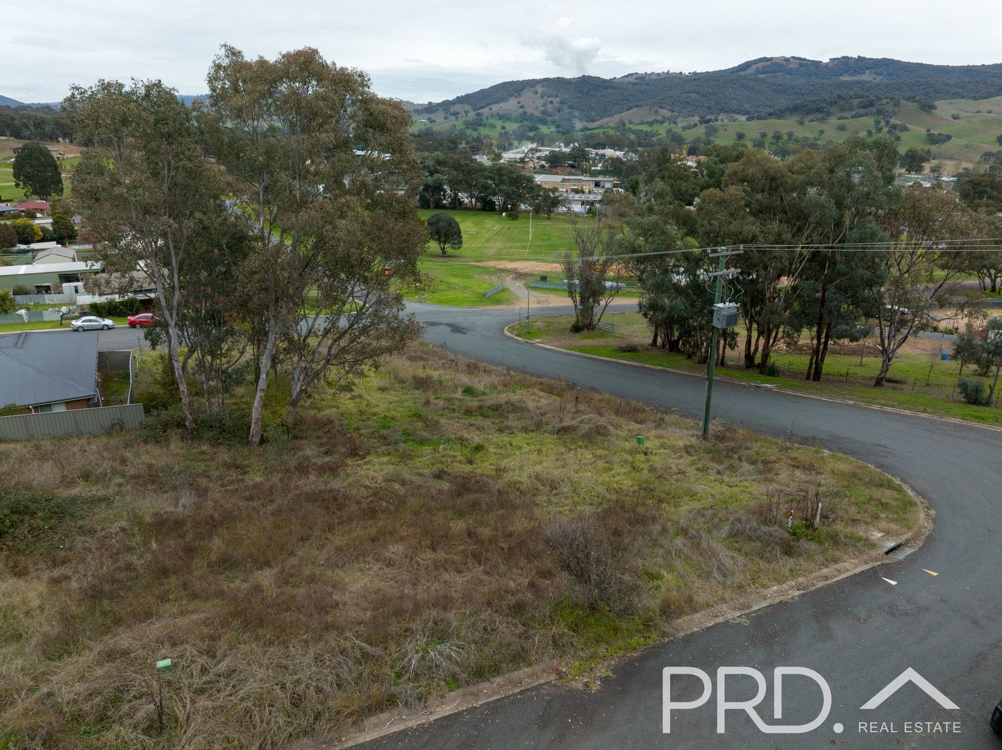 2 Eberlin Place, Tumut NSW 2720, Image 2