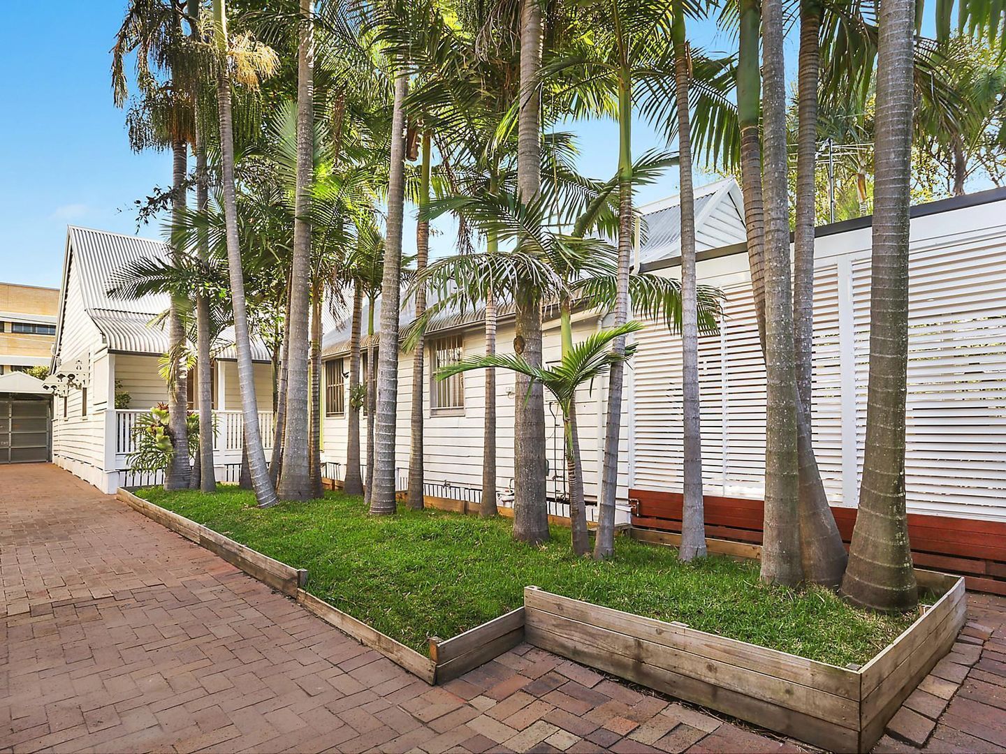 77 Kennigo Street, Spring Hill QLD 4000, Image 2