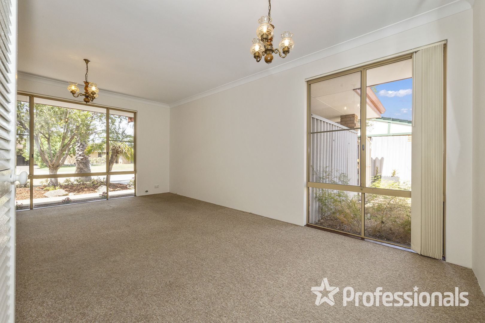 17 Falcon Close, Ballajura WA 6066, Image 2