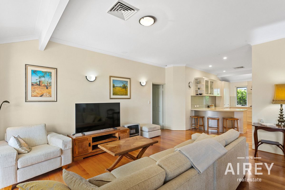 1 Ballygriffin Court, Mosman Park WA 6012, Image 2