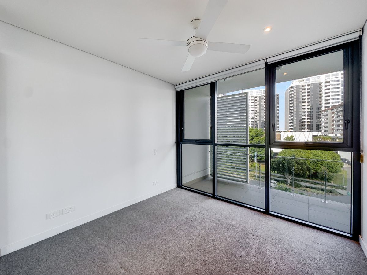 Type H1/15 Finnegan Street, Hamilton QLD 4007, Image 2