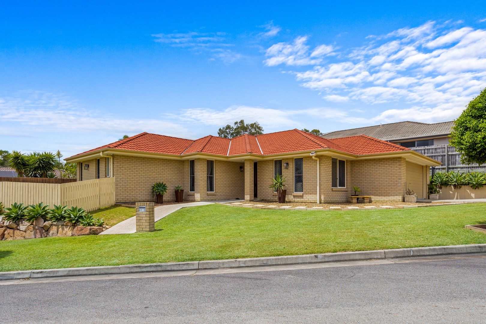 4 bedrooms House in 61 Landsdowne Drive ORMEAU HILLS QLD, 4208