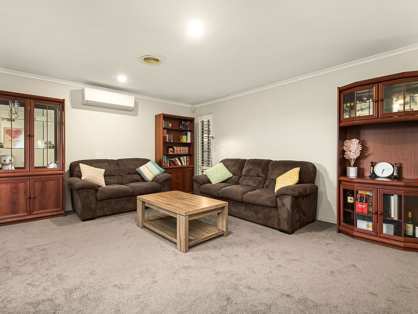 2 Pinehill Drive, Rowville VIC 3178, Image 1